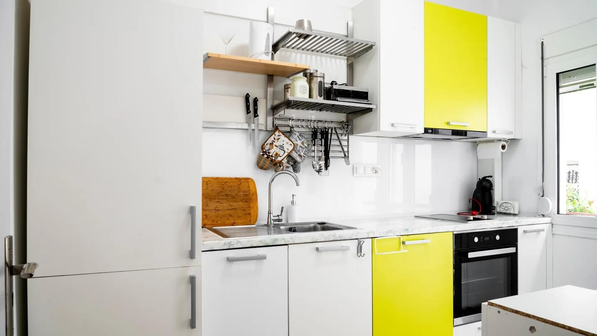 B&G Beach Bliss Apartment Nea Iraklia