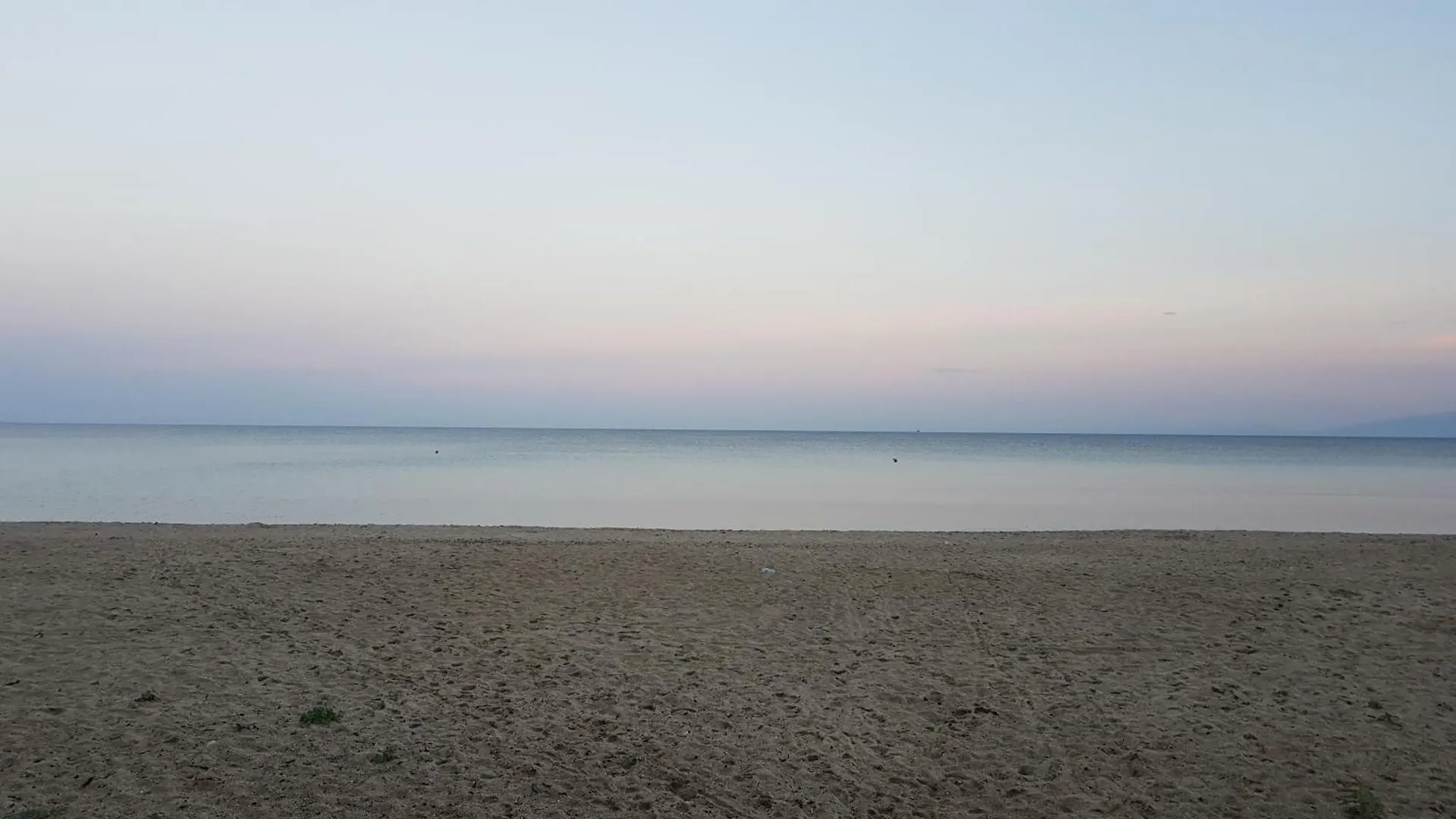 B&G Beach Bliss Apartment Nea Iraklia